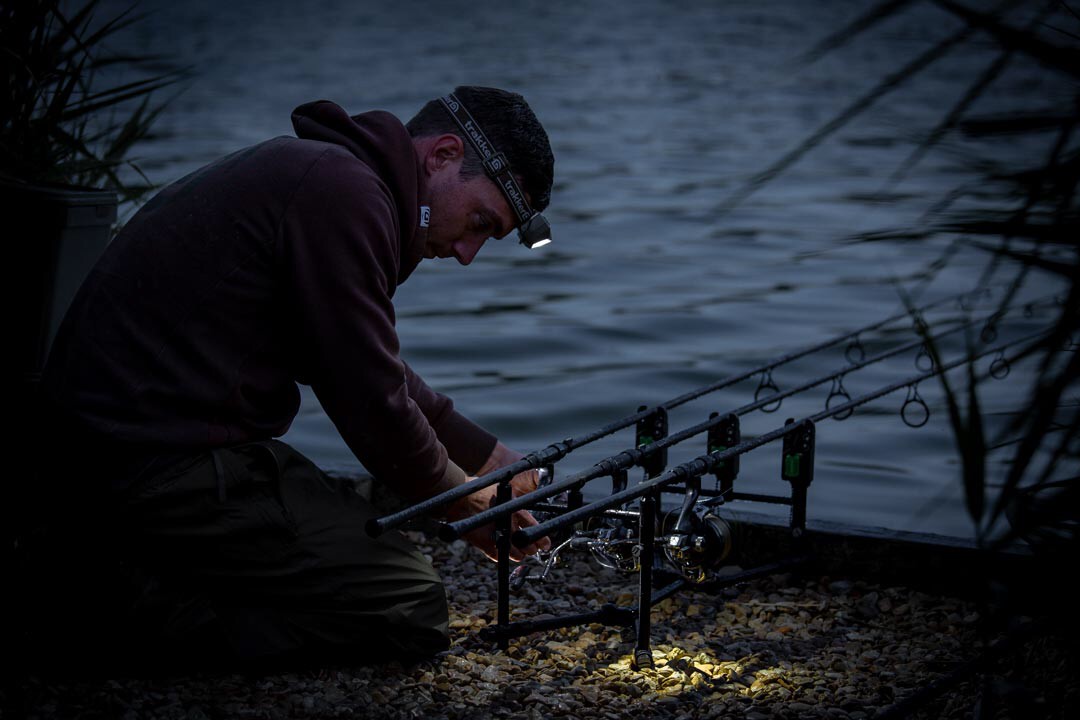 Налобний ліхтар Trakker Nitelife Headtorch 420