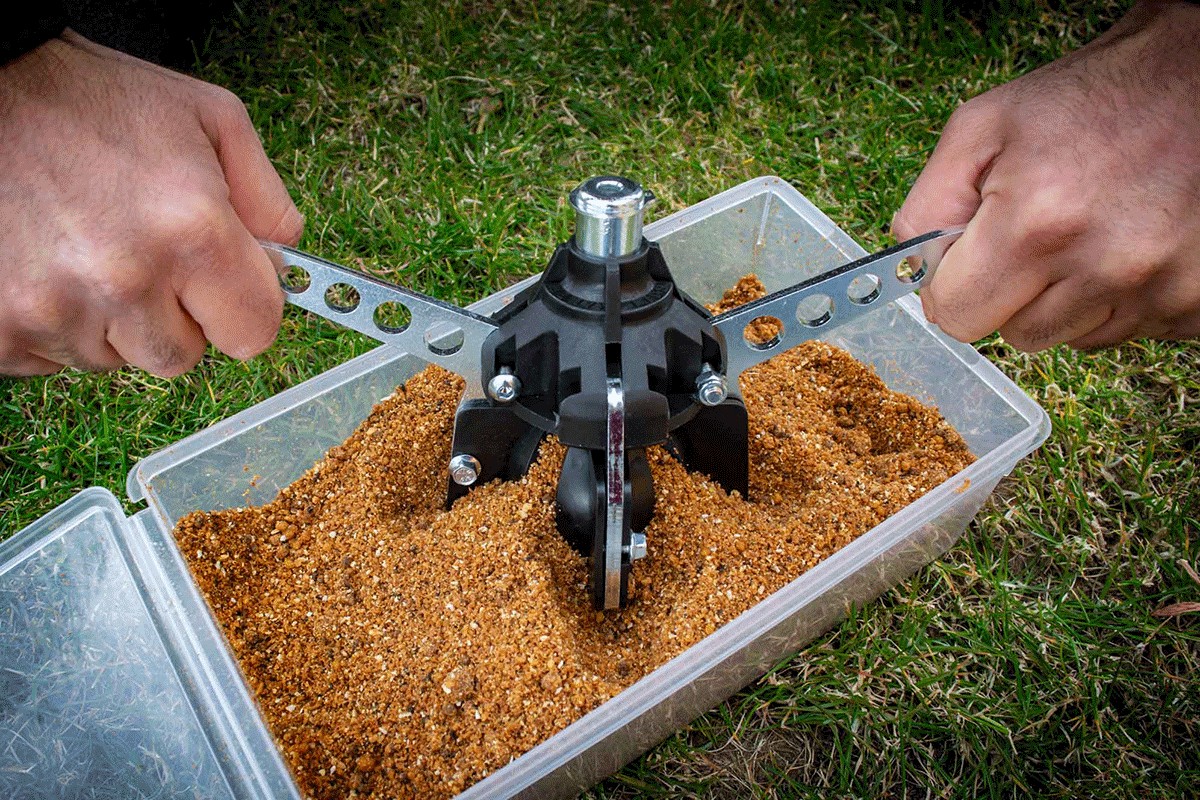 Шароліпка для підгодовування Wolf Ball Maker 45-60mm