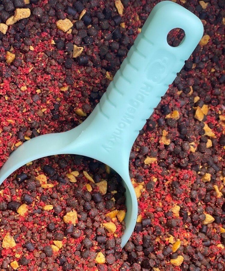 Совок для підгодовування Ridge Monkey Nite Glo Bait Spoon