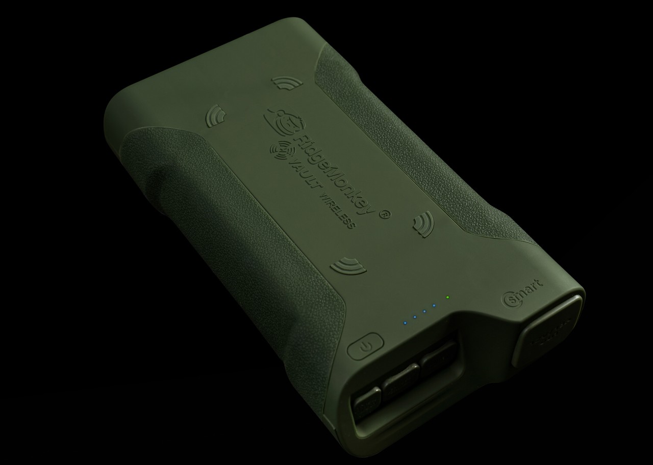 Повербанк Ridge Monkey 42150mAh Vault C-Smart Wireless Green