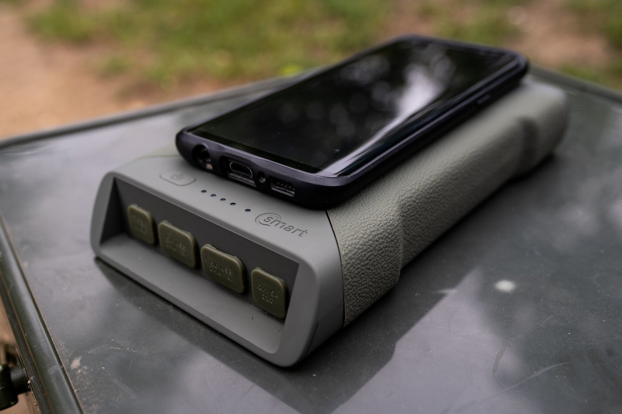 Повербанк Ridge Monkey 42150mAh Vault C-Smart Wireless Green
