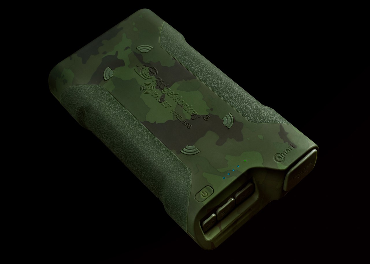 Повербанк Ridge Monkey 42150mAh Vault C-Smart Wireless Camo