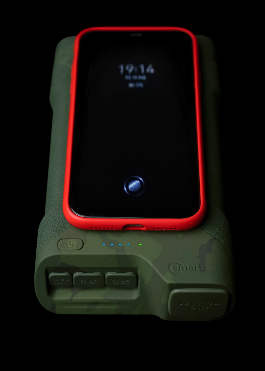 Повербанк Ridge Monkey 42150mAh Vault C-Smart Wireless Camo