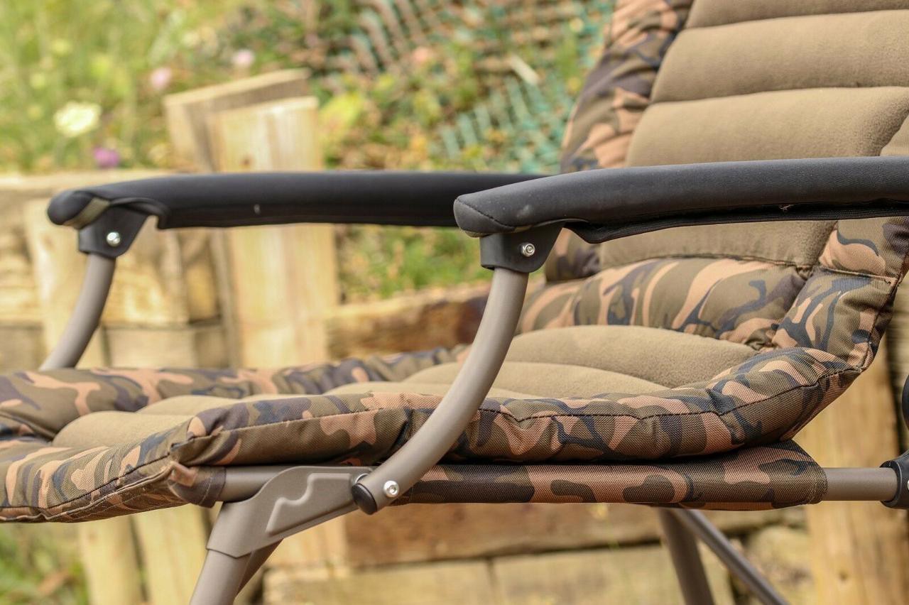 Крісло з підлокітниками Fox Super Deluxe Recliner Chair