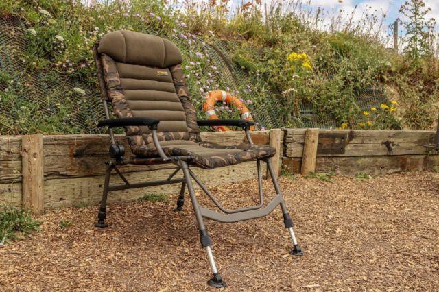 Крісло з підлокітниками Fox Super Deluxe Recliner Chair