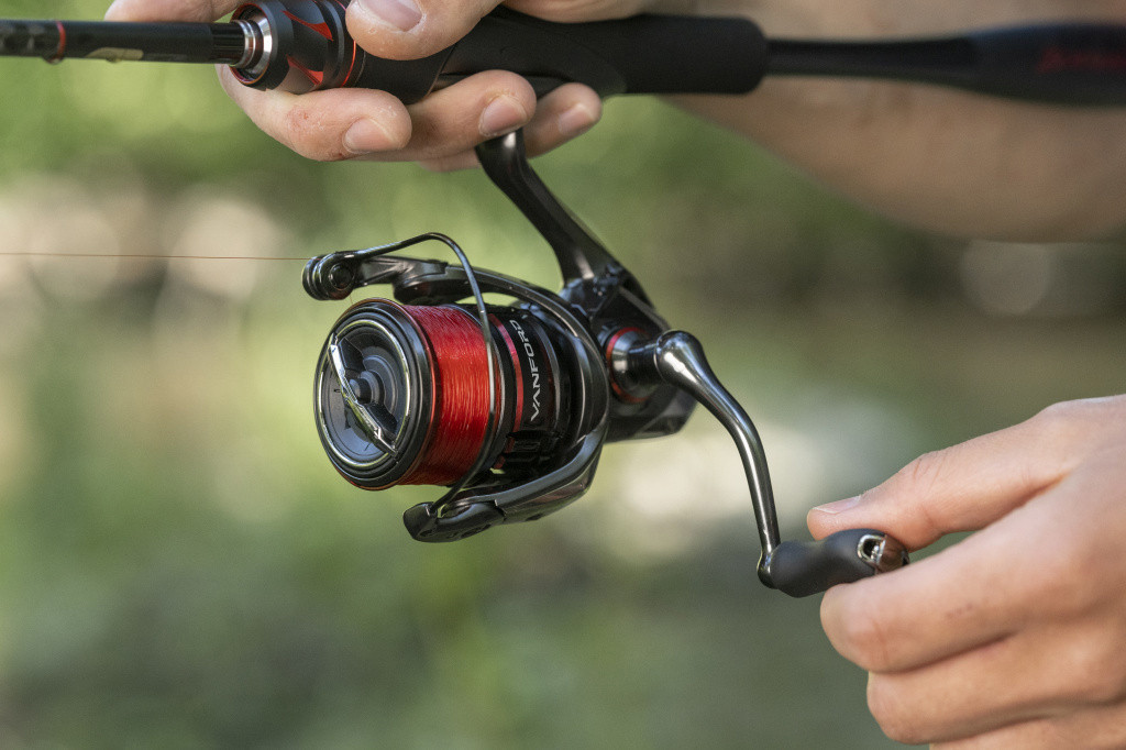 Котушка спінінгова Shimano Vanford 2500