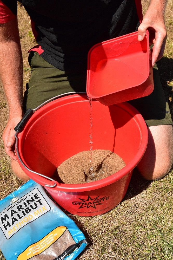 Прикормка Dynamite Baits Marine Halibut Method Mix 1.8kg