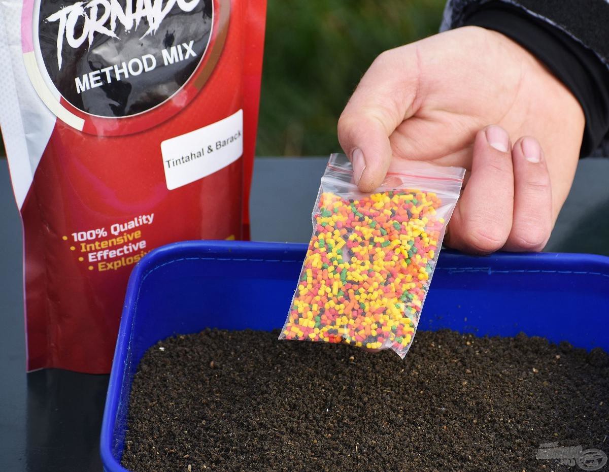 Прикормка методна Haldorado Strawberry Tornado Method Mix