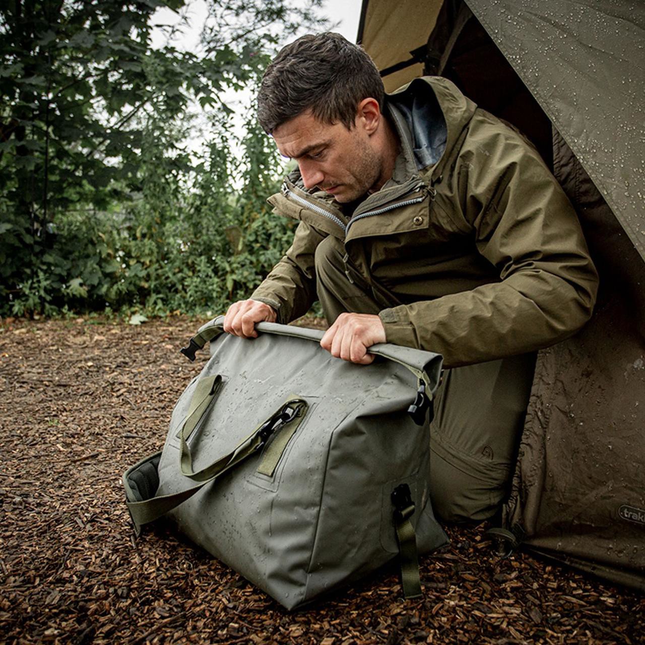 Сумка водонепроникна Trakker Downpour Roll-Up Carryall