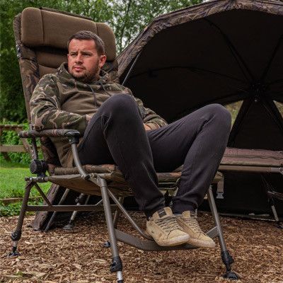 Крісло з підлокітниками Fox Super Deluxe Recliner Highback Chair