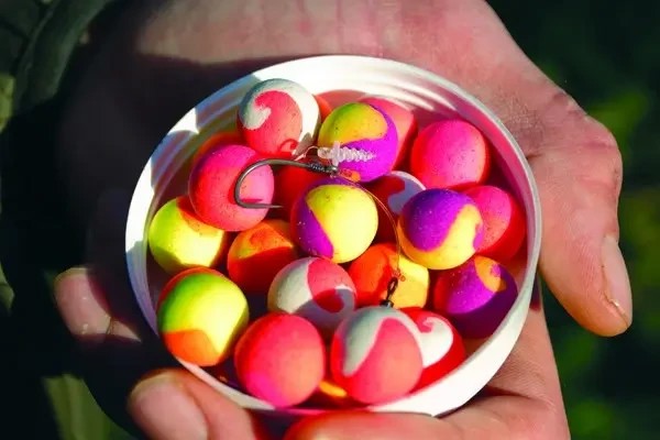 Плавальні бойли Dynamite Baits Fluro Pop-Up Two Tone Tutti Frutti&Pineapple 15 mm