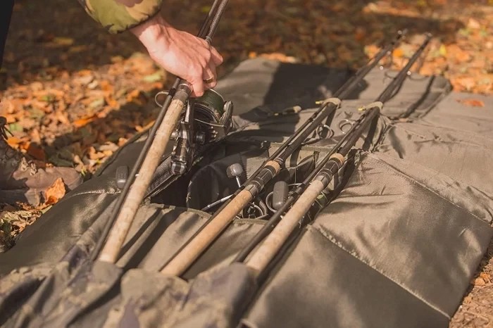 Чохол для вудлищ Solar Undercover Camo Rod Holdall