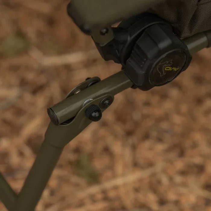 Крісло з підлокітниками Avid Carp Benchmark Leveltech Hi-Back Recliner Chair