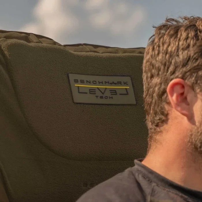 Крісло з підлокітниками Avid Carp Benchmark Leveltech Hi-Back Recliner Chair