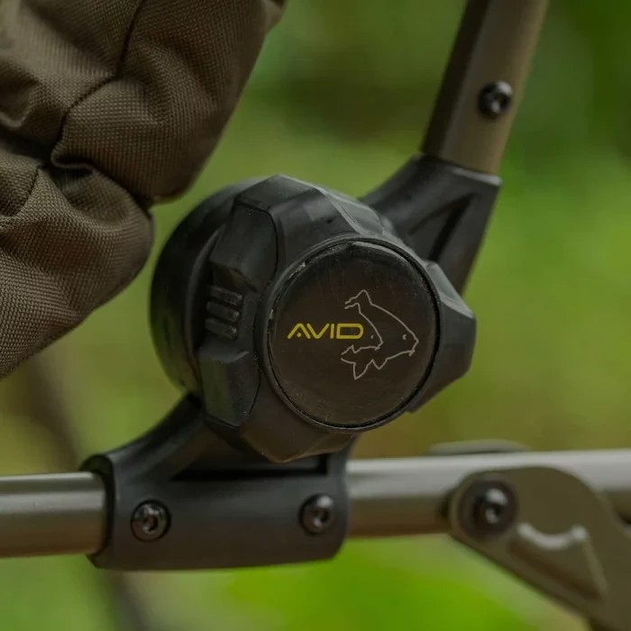 Крісло з підлокітниками Avid Carp Benchmark Leveltech Hi-Back Recliner Chair