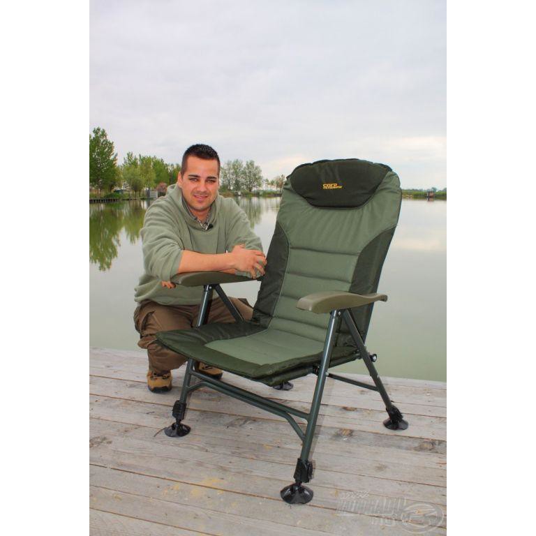 Крісло з підлокітниками Carp Academy Luxxus
