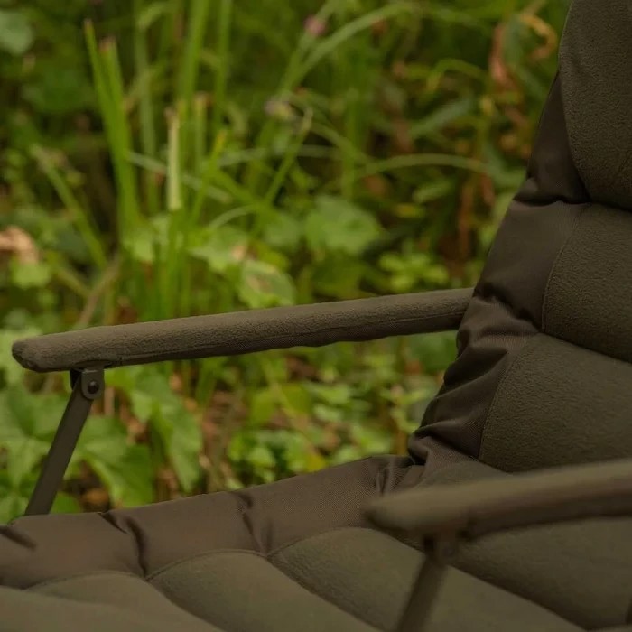 Крісло з підлокітниками Avid Carp Benchmark Leveltech Recliner Chair
