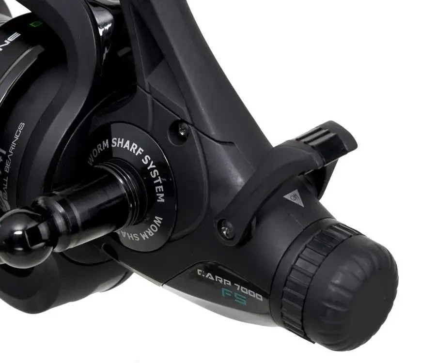 Короповий набір Daiwa Black Widow та Blackpool 7000 + волосіні Bull-Dog