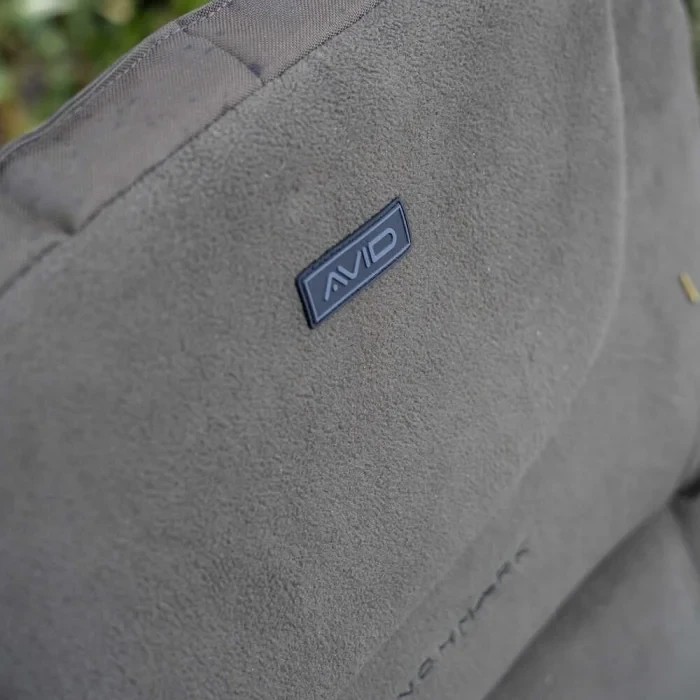 Крісло з підлокітниками Avid Carp Benchmark Memory Foam Recliner