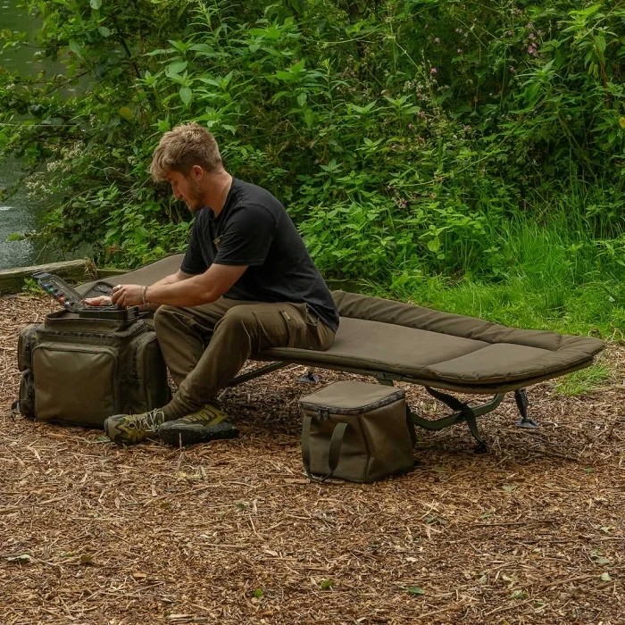 Розкладачка Avid Carp Revolve Bed 6 leg