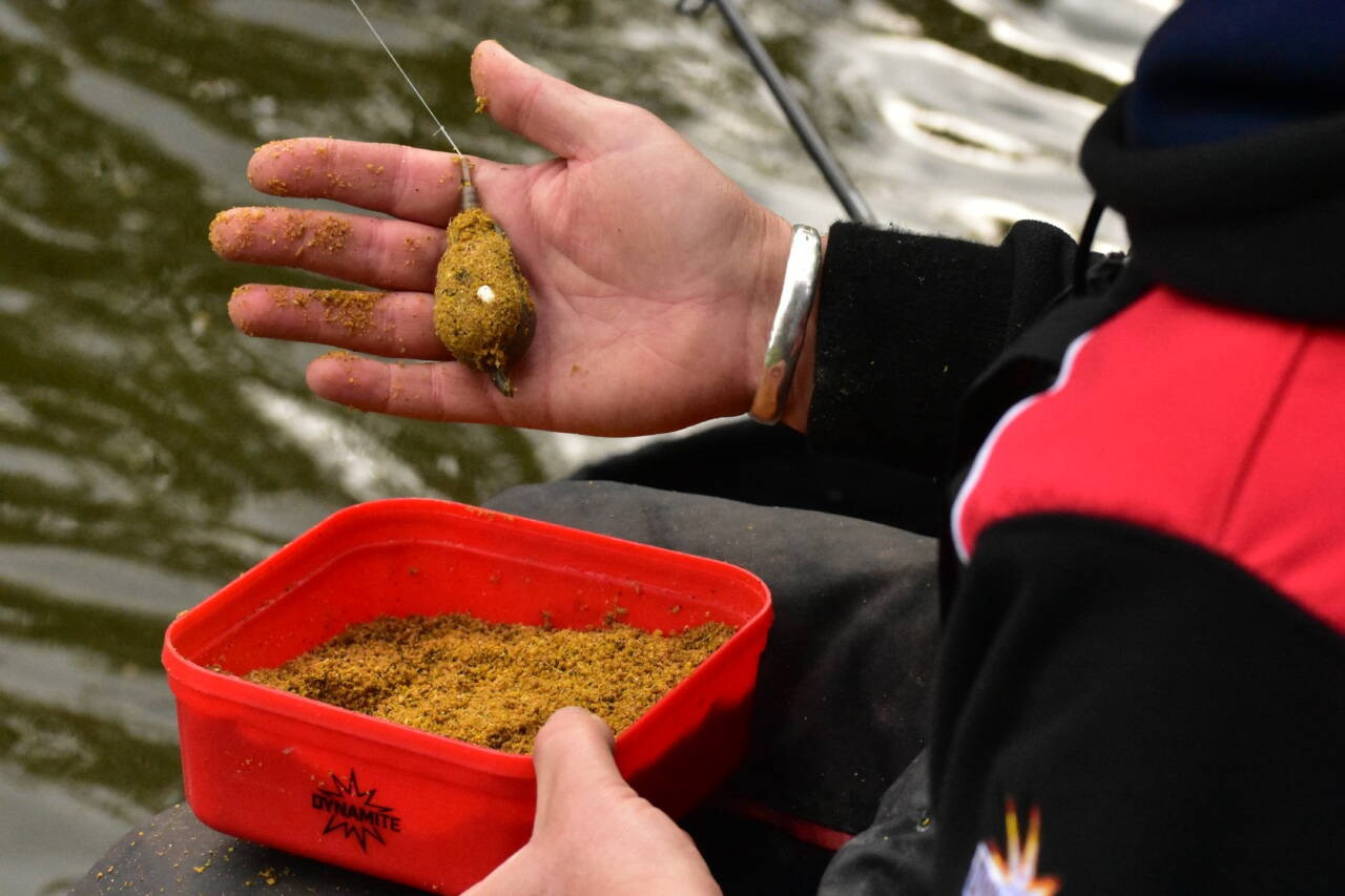 Прикормка Big Fish Dynamite Baits Sweet Banoffi Method Mix 1.8 кг