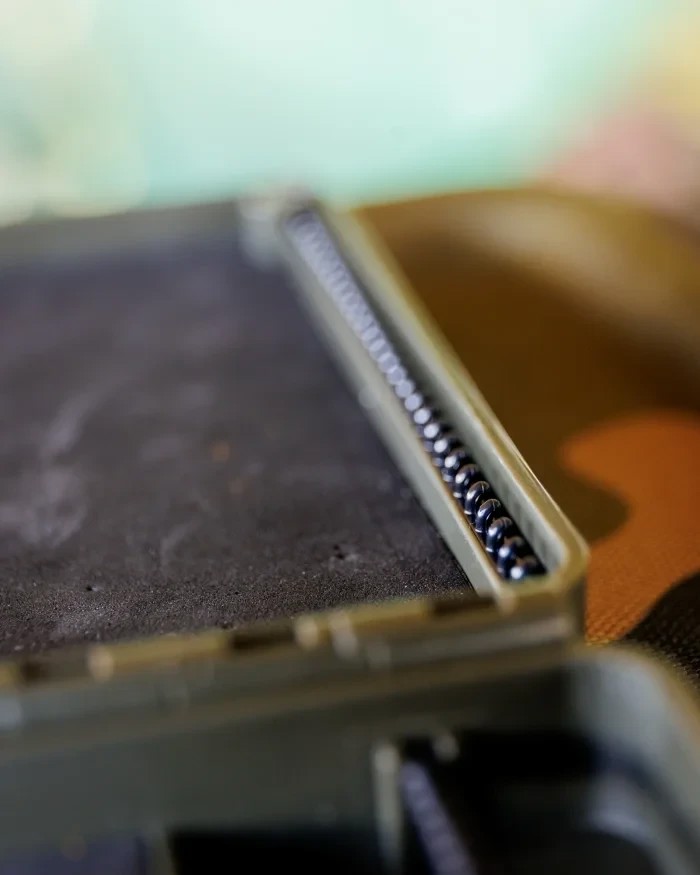 Поводочниця Fox Edges Large Rig Box 50 pins