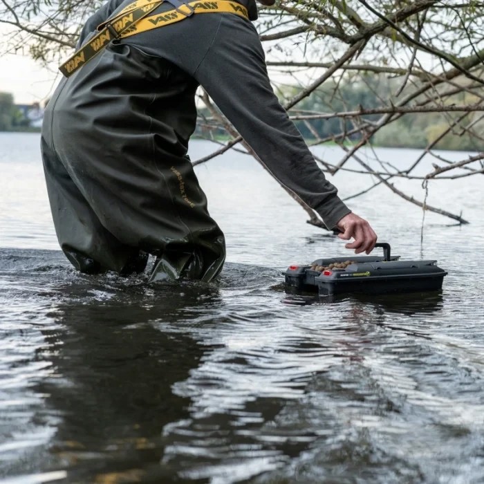 Карповий кораблик з ехолотом Ridge Monkey Hunter 750 Bait Boat Echo Edition