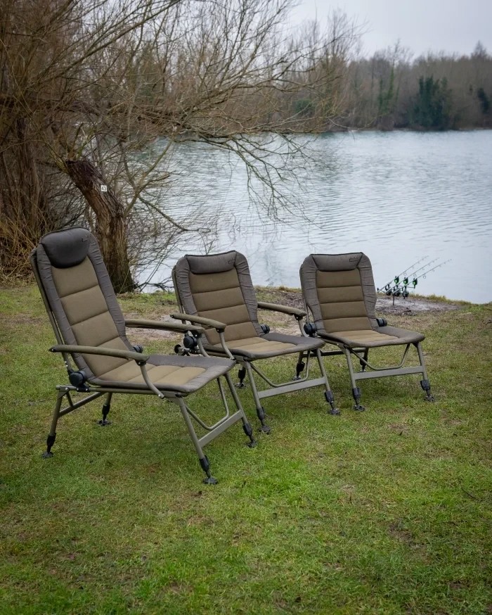 Крісло з підлокітниками Fox Voyager Recliner Chair