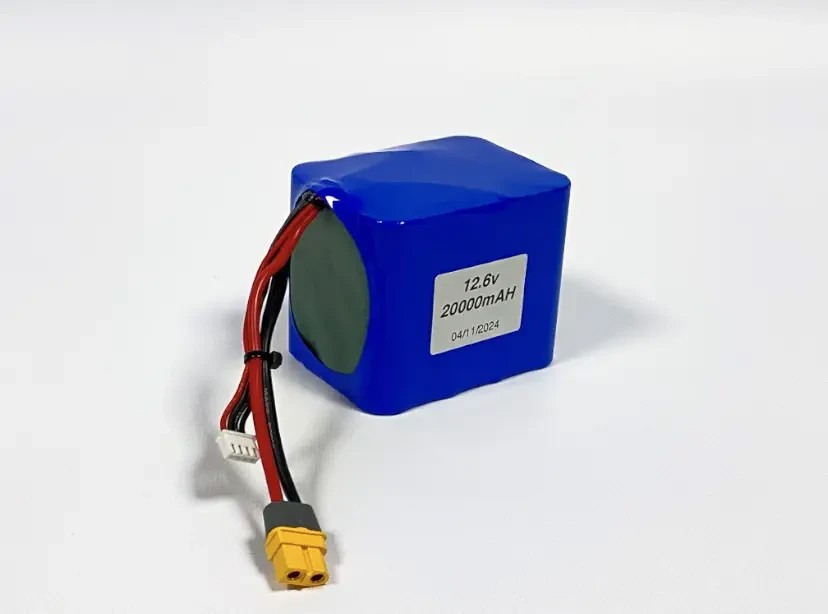Прикормочный кораблик Фурия Шторм с GPS MaxiCortex и эхолотом Toslon TF520