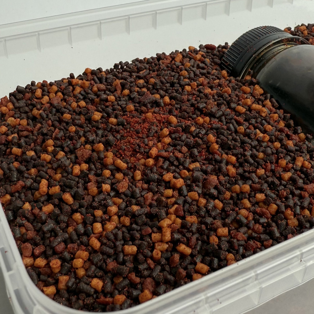 Метод стік-мікс Crazy carp Black Currant Bloodworm 400g