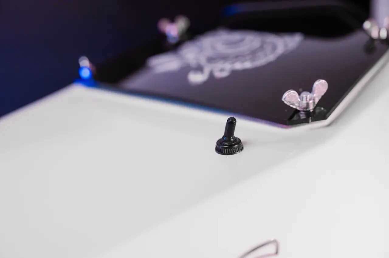 Професійний кораблик для риболовлі Фортуна з GPS (6+1 Cortex) та акумулятором 27000 mAh Білий