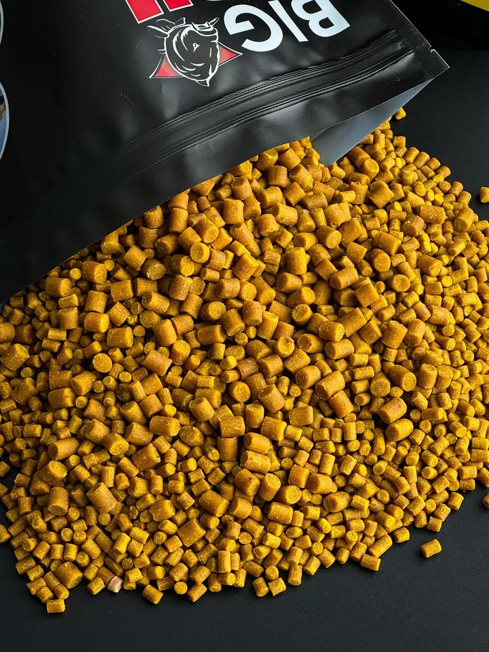 ПелетсBig fish monAmur фірмовий солодкий аромат Premium Pellets мікс 4-6мм