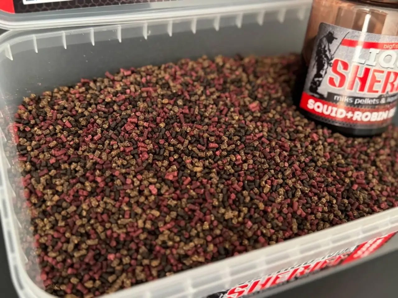 Метод мікс + ліквід Big fish SHERIFF squid Robin Red 400 гр