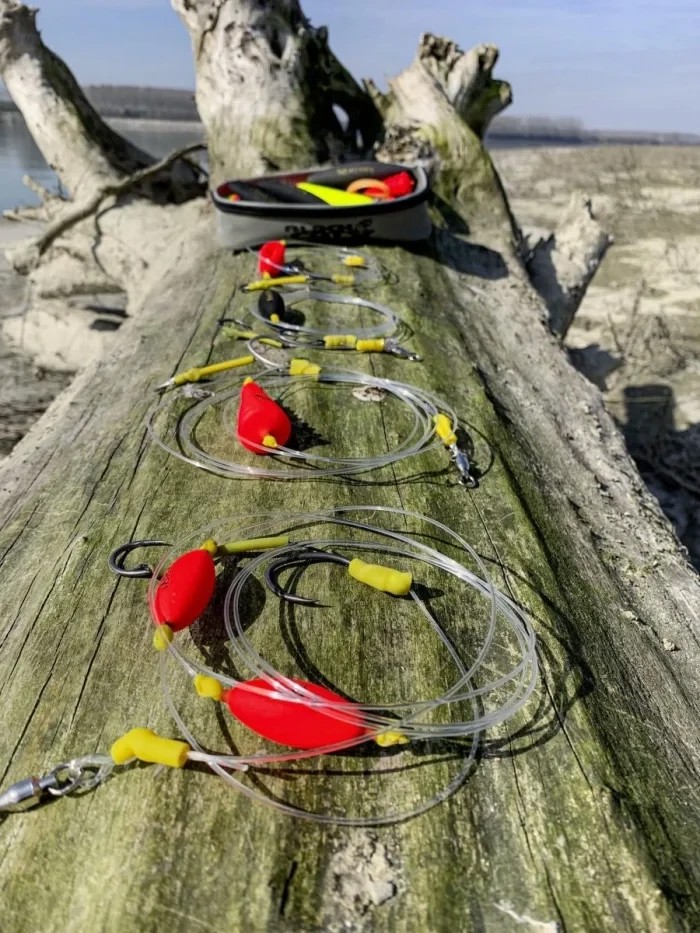Готове оснащення сомове Black Cat Micro U-Float R 2.00m 1.20mm Size 8-0 1-0