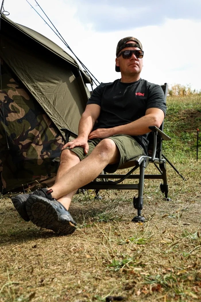 Крісло з підлокітниками Fox Duralite Recliner Arm Chair