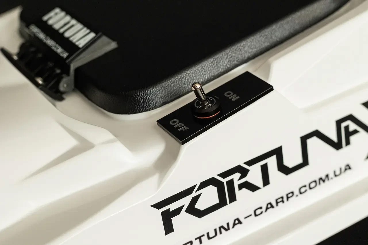 Катер Fortuna - X з системою GPS автопілотування Fortuna - X Toslon TF-520