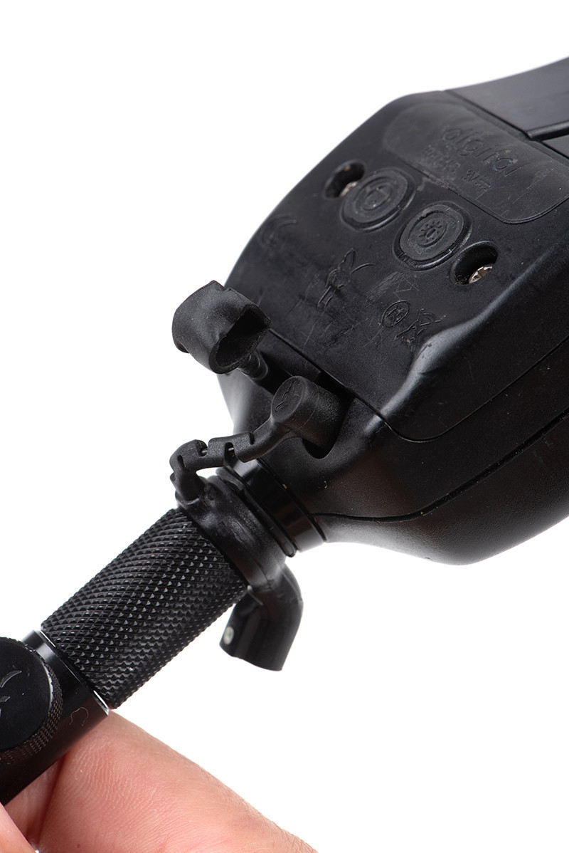 Сигналізатор на ланцюжку Fox Black Label Dumpy Halo Bobbin. Red